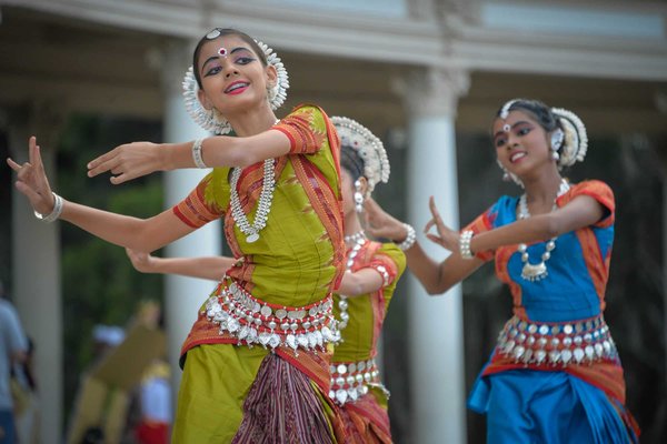Où assister à des spectacles de danse traditionnelle en Inde : régions et festivals incontournables ?